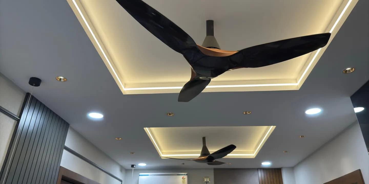 Home 51 Ceiling fan with lighting in living room